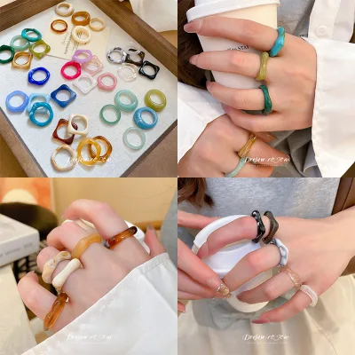 Bộ năm chiếc nhẫn tròn acrylic phong cách châu Âu - Mỹ, phù hợp cho các cô gái
