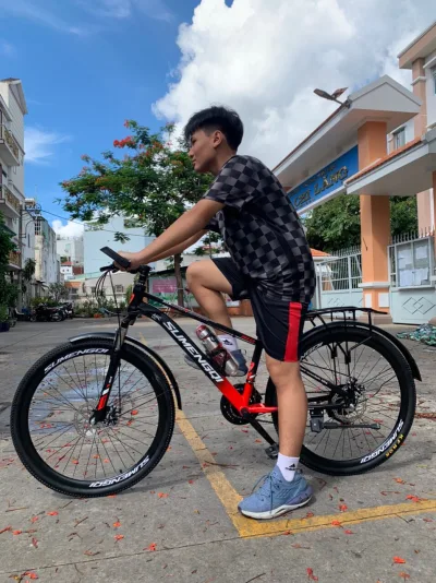 {Freeship}Xe đạp thể thao 26 inch , khung sườn xe chắc chắn,bảo hành 12 tháng,tặng kèm bình nước