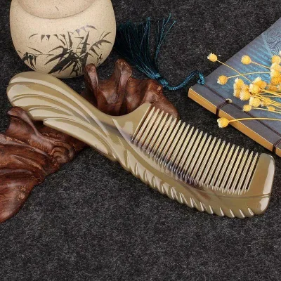 Horn Comb