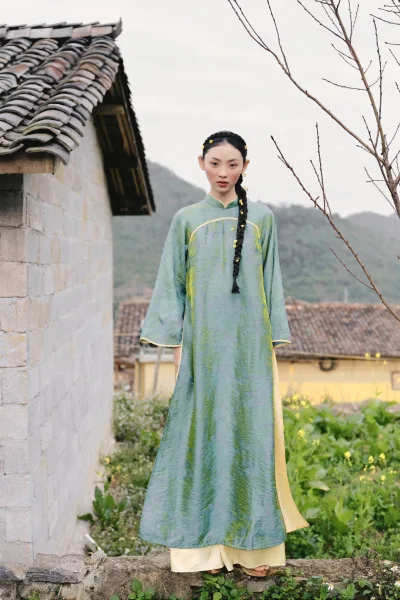 Cool, Smooth Silk Ao Dai from to Nhien and Thao Nhu in Many Traditional Colors for Going Out during Holidays Olv