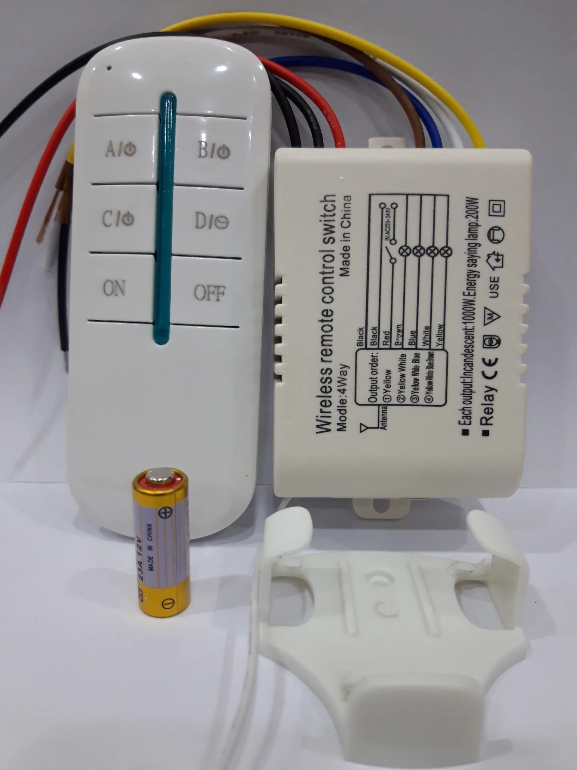 Công tắc điều khiển từ xa RF 2 cổng, 4 cổng độc lập xuyên tường + màu Trắng + Kèm Pin Remote