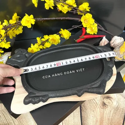 M1 Chảo Gang ĐẦU BÒ bò né CHỐNG DÍNH, chảo Gang đen BÒ BÍT TẾT NẶNG 850G I KÈM ĐẾ GỖ nhiều size I Chuyên nghiệp cho quán ăn, đồ dùng nhà bếp tiện ích I HÀNG VIỆT NAM CHẤT LƯỢNG CAO. . Đồ gia dụng Nhà Bếp Dụng cụ pha chế Nguyên liệu Thực Phẩm
