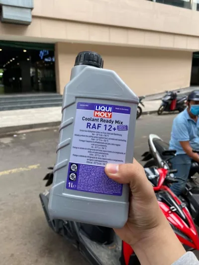 LIQUI MOLY 1 liter motorcycle cooling kettle. Motorcycle care accessories model