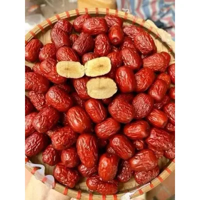 TÁO ĐỎ TÂN CƯƠNG LOẠI QUẢ NHỎ ( Quả táo tàu sấy khô, chưa qua ngâm tẩm chế biến)