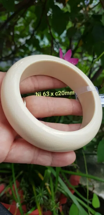 Vòng Tay Nam Bản hẹ Màu Trắng vân đẹp Ni 63mm x cao 20mm kiểm định số đẹp Sjc G87178 nam tay tròn to nặng 70kg - 85kg đeo có 13,999k ạ