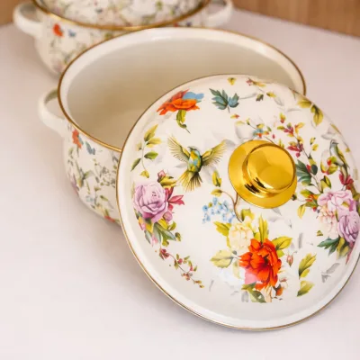 20cm Premium Pot with Rose & Bird Patterns – Luxurious Nourishing Pot for the Kitchen