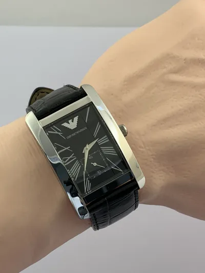 Armani Men's Watch, Size 36, Metal Battery Mechanism.