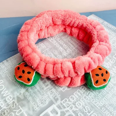 Makeup Headband Made of Soft and Smooth Velvet Fabric with Plush Animal Patterns Women's Hair Accessories for Tidying up Hair