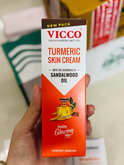Vicco Turmeric Cream 30g India - Bath & Body Care - Moisturizing Milk - with Pine Essential Oil - Healthy and Bright Skin - Daily Use