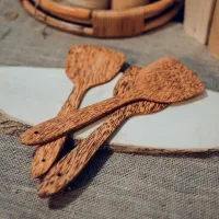 Vá Sạn Chiên, Xào, Nấu Thức Ăn Bằng Gỗ Dừa, Quà Tặng Trang Trí Handmade Memories vn