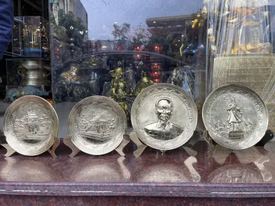 Second hand souvenir copper plate: Khue Van The Temple of 1 column is 19cm, Hu clock and Tran guyen Dong 21cm