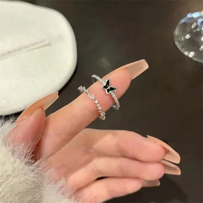 ⚡CM⚡Nhẫn Trang Sức Hình Bướm Đen Đính Đá Thủ Công Cá Tính Ngọt Ngào Cho Nữ