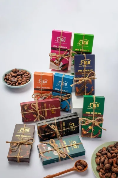 Kẹo socola sữa hạnh nhân, hạt điều, dừa, hạt cacao, nho khô 50g FIGO đồ ăn vặt văn phòng siêu ngon