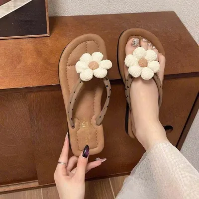 Dép Kẹp Ngón Họa Tiết Hoa Đế Bệt Dễ phối Đồ