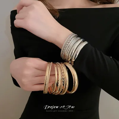 DREZEW Vòng tay họa tiết bóng kim loại châu Âu và Mỹ, bộ tám món, thời trang đơn giản cho trang sức nữ