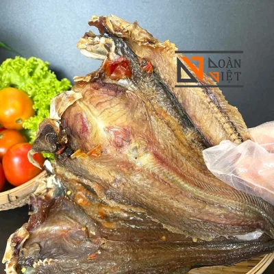 M1 KHÔ CÁ NGÁT XẺ I Loại 1 I Thịt cá dày, ngọt dẻo, ướp ít ướt để tăng vị I Khô được hút chân không để đảm bảo VSATTP. . Đồ gia dụng Nhà Bếp Dụng cụ pha chế Nguyên liệu Thực Phẩm