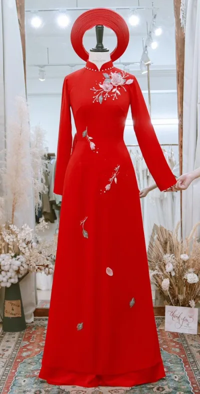 Áo dài đỏ thêu tay hoa voan tiệc hỏi cưới
