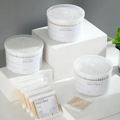 Box of 500 Convenient Wooden Double-Headed Cotton Swabs for Cleaning Ears, Nose, Makeup, Personal Care Tools, Safe