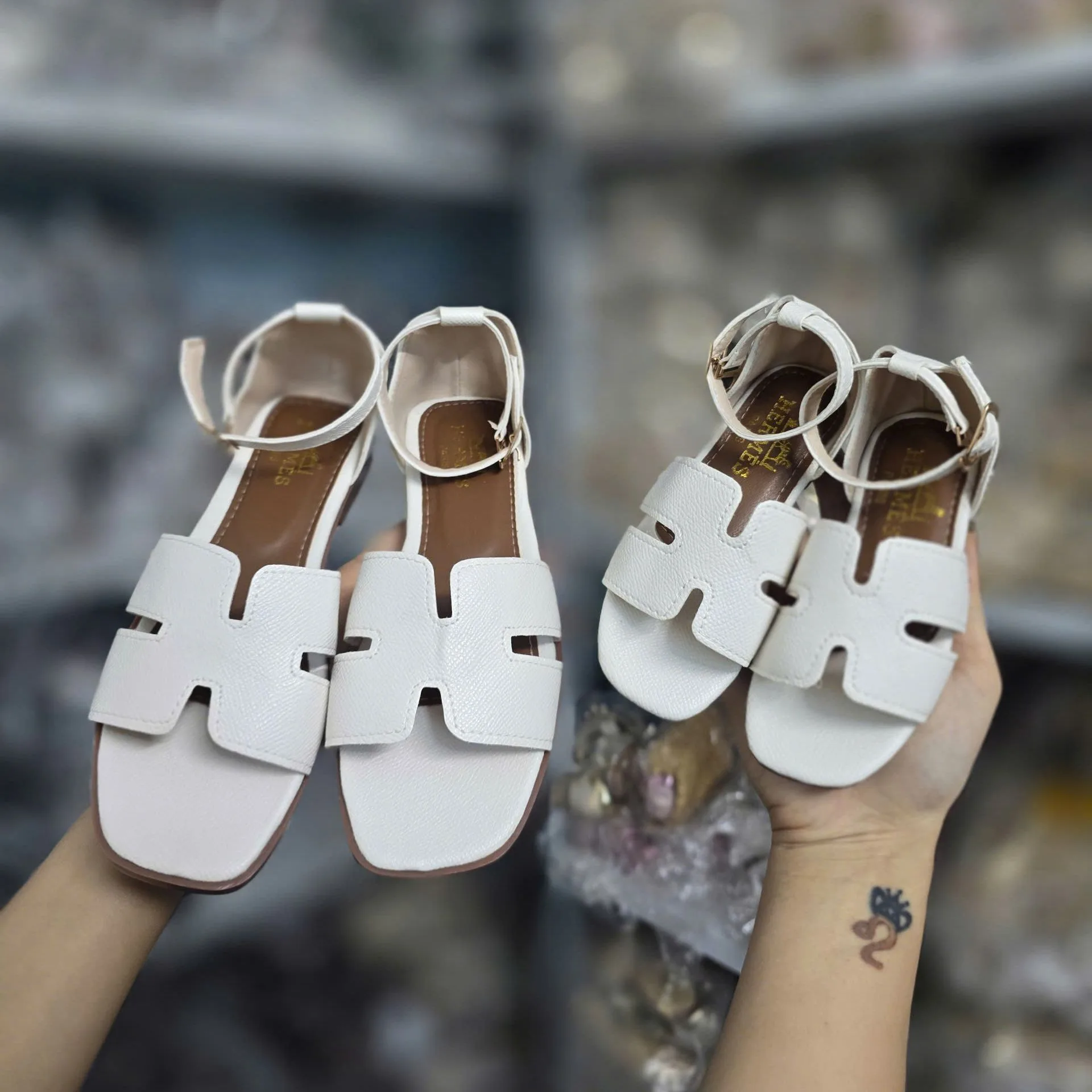 Sandal chữ Hờ quai cài da mềm đế dẻo chống trơn trượt cho bé gái