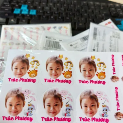 Sticker Tên và ảnh Bé (Decal nhựa chống nước) dán bình sữa, thìa, bát ăn dặm