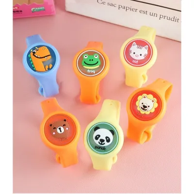 Đồng Hồ Đeo Tay Kèm Tinh Dầu Đuổi Muỗi Phát Sáng Hoạt Hình Dễ Thương Cho Bé (Có Hộp)
