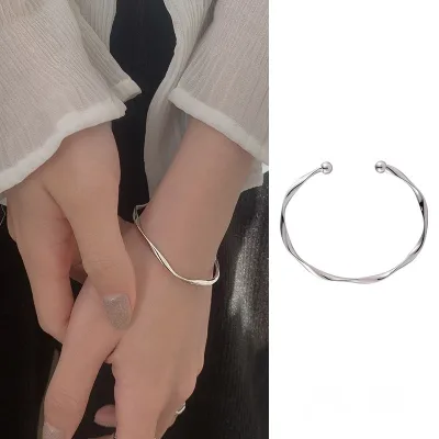 Vòng tay xoắn thời trang lắc tay nam nữ Trang Sức SG