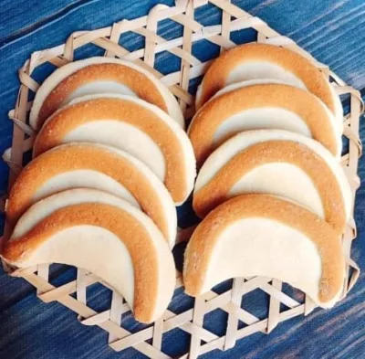 Butter Mooncake (Super Delicious) 500g - Crescent Moon Cake - Snacks - Childhood Food, Buy Quickly