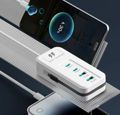 66W All-in-one quick charge 4-port USB power socket charger 4-port USB mobile phone charger small portable travel charger accessories