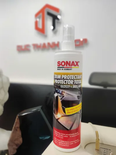 Spray Bottle for Polishing and Protecting the Surface of Wood, Plastic, Rubber, Leather, Car Interior Sonax 380041 300ml