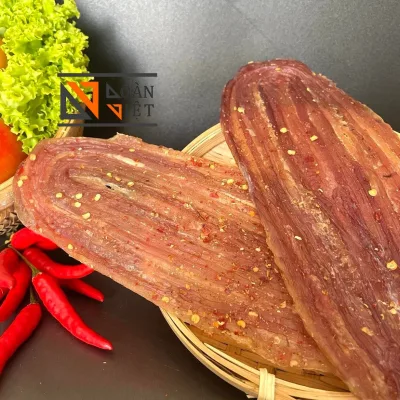 M1 KHÔ RẮN I Mùi thơm nhẹ, vị ngọt dịu, thịt dẻo kèm theo chút dai tạo nên vị riêng rất cuốn hút khi dùng. Khô được hút chân không đảm bảo VSATTP. Đồ gia dụng Nhà Bếp Dụng cụ pha chế Nguyên liệu Thực Phẩm