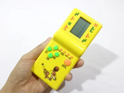 Máy chơi game cầm tay xếp hình huyền thoại