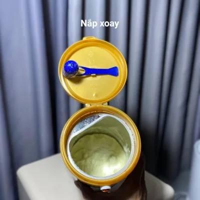 Nắp thay thế nhựa an toàn cho lon sữa bột các loại, có giá đỡ thìa
