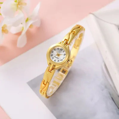 Đồng hồ nữ mới sang trọng vàng nữ vòng tay đồng hồ cổ điển đồng hồ thạch anh nữ thời trang mặt số nhỏ đồng hồ mô phỏng đồng hồ nữ casual
