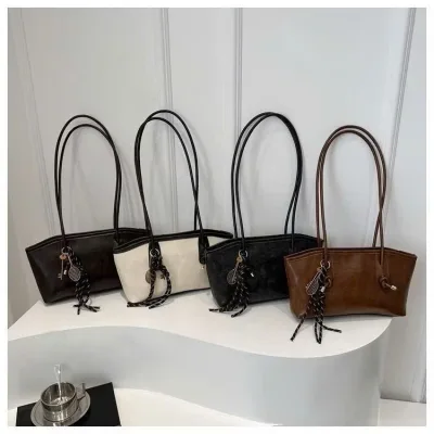 Túi xách nữ túi quai xách da Pu thời trang đi chơi đi làm phong cách Hàn Quốc kèm charm xinh - HT319