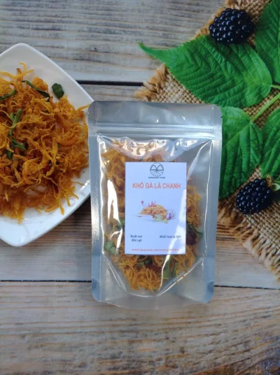 Spicy Shredded Dried Chicken with Lemon Leaves from Mangline Farm Da Lat, Super Delicious Domestic Snacks That Are Addictive to Eat.