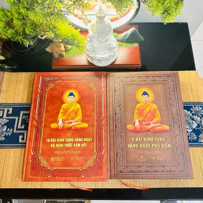 Sách 10 Bài Kinh Tụng Hàng Ngày và Nghi Thức Sám Hối Kèm Văn Khấn Gia Tiên.Và Sách 6 Bài Kinh Tụng Tặng vòng và 4 bài