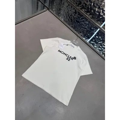 Moncler2026 Moncler 2026 Áo thun ngắn tay cổ tròn phong cách cặp đôi Phong cách nam Trang web chính thức Đồng thời Hàng mới về 100% Cotton Tùy chỉnh Đáy bên trong Trận đấu mùa xuân Xu hướng thời trang Phong cách Mỹ Hợp thời trang Bán chạy Hợp thời trang T