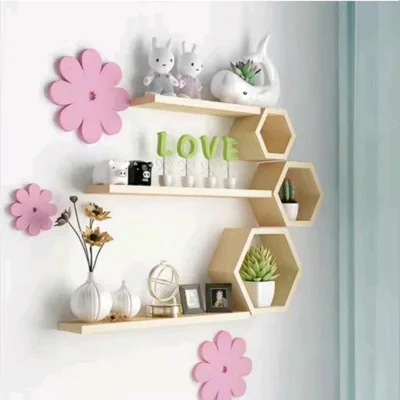 Kệ treo tường 3 tầng 6 món như hình,gồm 3 ô lục giác kèm 3 thanh ngang decor phòng , giá tại xưởng