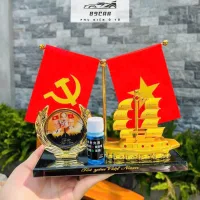 Bộ Cờ Và Thuyền Mạ Vàng Cao Cấp Gắn Xe Ô Tô Trang Trí Bàn Làm Việc Tặng Kèm Tinh Dầu Nước Hoa