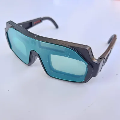 Automatic Electronic Welding Goggles, Self-Charging Energy Sensor Welding Goggles, Anti-Glare, Eye Protection, High Sensitivity, Good Quality
