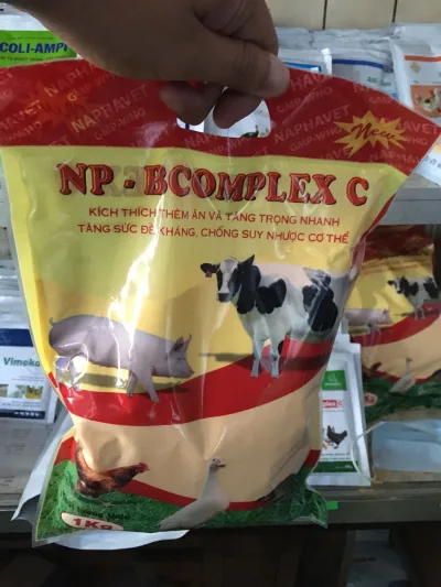 Bcomlex c bổ sung vitamin tổng hợp cho heo trâu bò gà vịt cho tăng sức mau lớn khoẻ mạnh vật nuôi