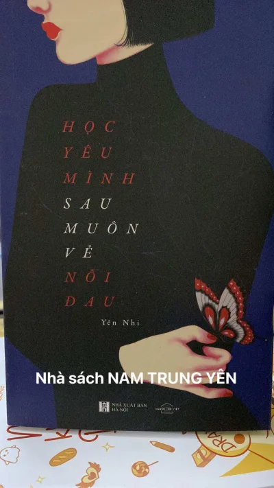 Sách TẢN VĂN - Học yêu mình sau muôn vẻ nỗi đau - Yến Nhi